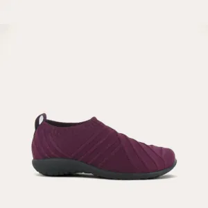 Women's Okahu Slip On Shoes - Medium In Raspberry Knit