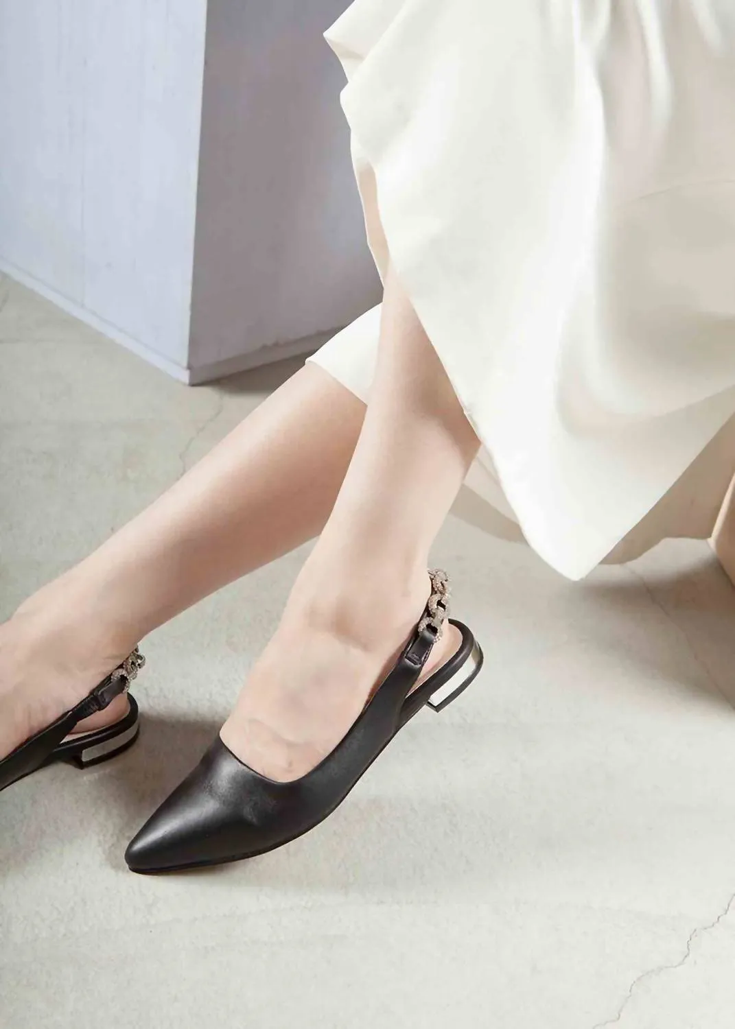 Women's Royal Sling Flat In Black