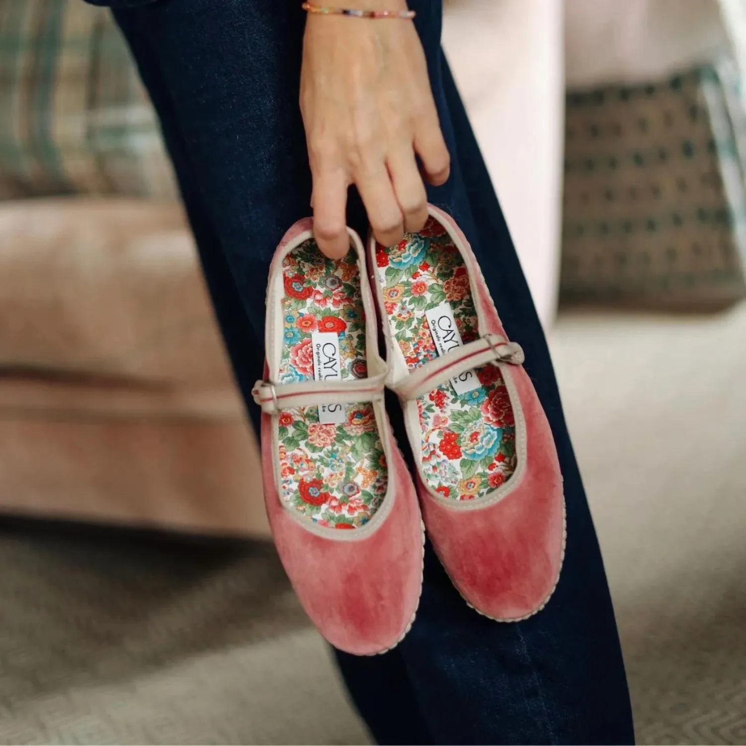 Women's Velvet Mary Jane Shoes In Soft Pink